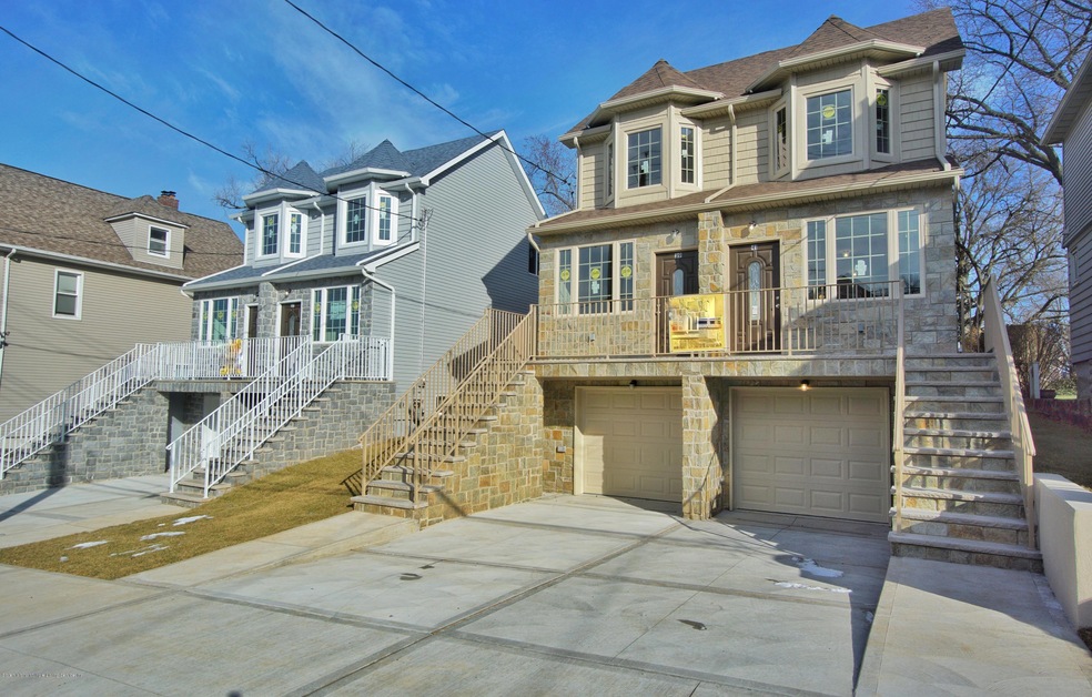41 Mountainview Ave, Staten Island, NY 10314 - photo 1