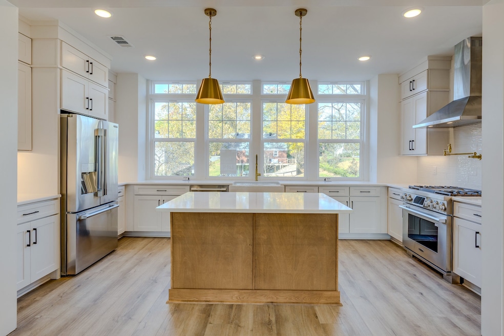 For Sale $974,900 • Co-Listing Agent