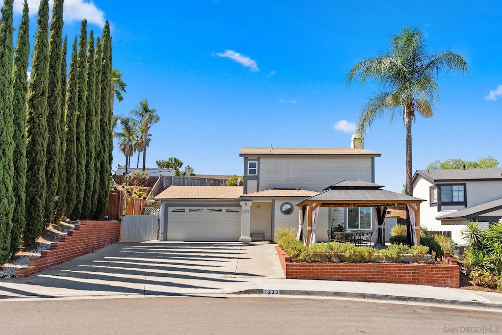 Pending $900,000 • Co-Listing Agent