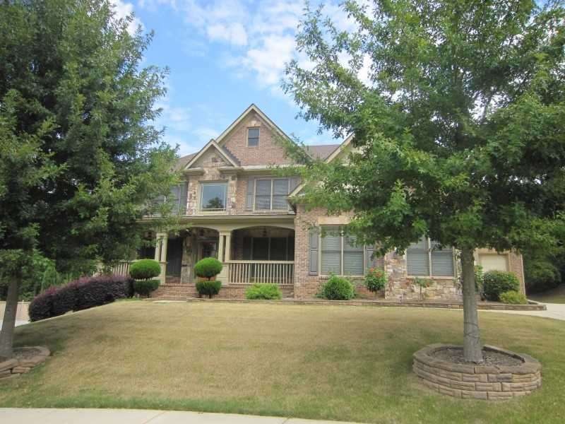 Exterior Front. Stunning 5 brm 4 bath Estate Home 