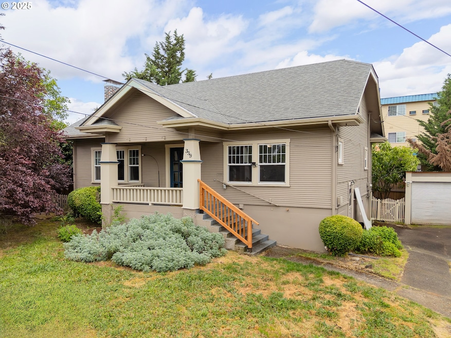 Pending $299,900 • Co-Listing Agent