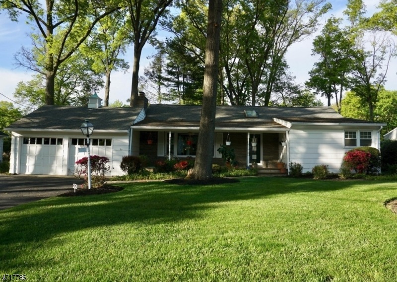 331 Roberts Ln, Scotch Plains, NJ 07076 - photo 1
