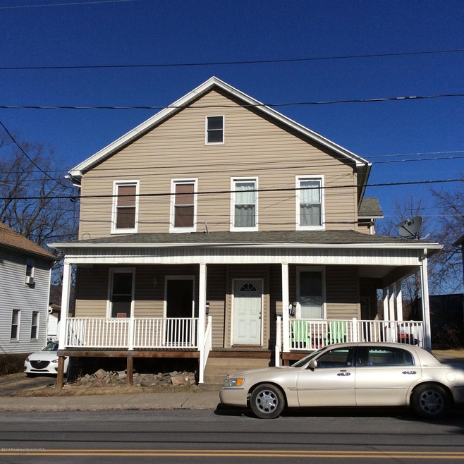 421 423 N Main St, Taylor, PA 18517 - photo 1