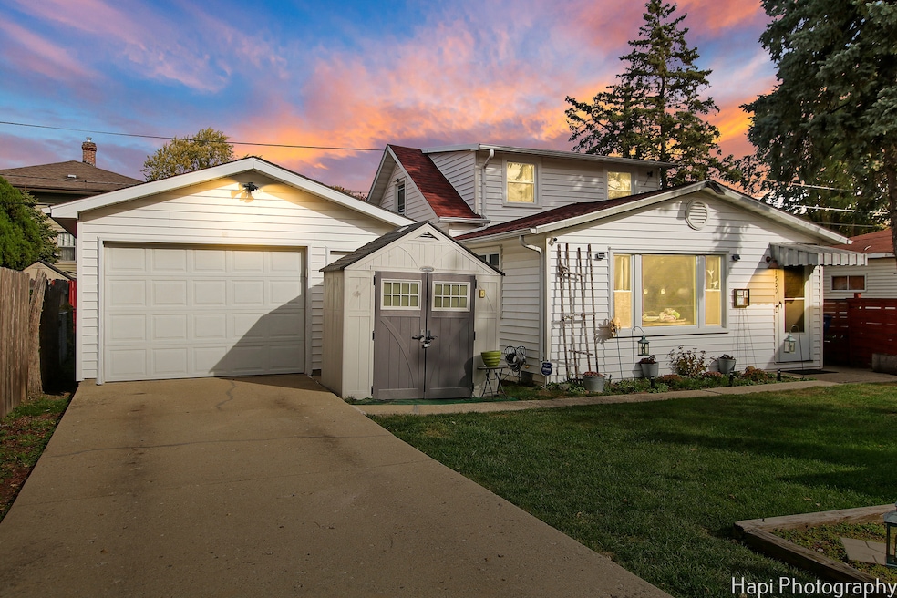 1500 Laurel Ave, Waukegan, IL 60085 - photo 1