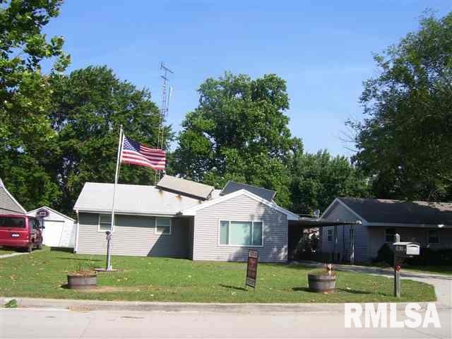 1417 N Logan St, Lincoln, IL 62656 - photo 1