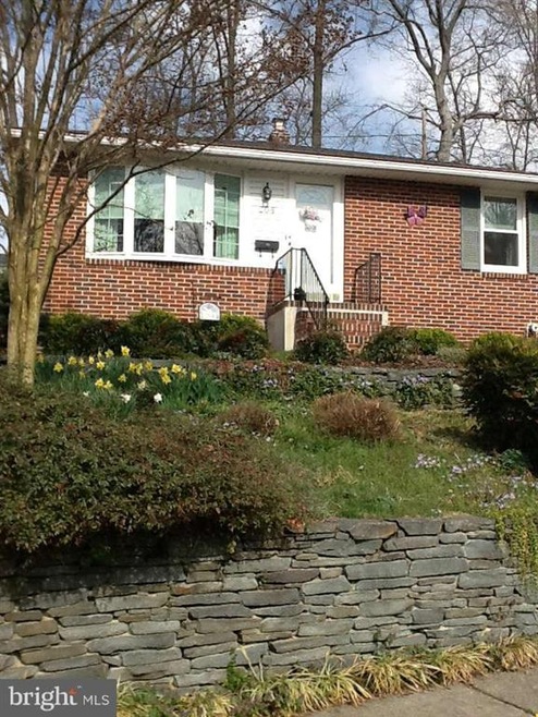 204 Elpin Dr W, Catonsville, MD 21228 - photo 1