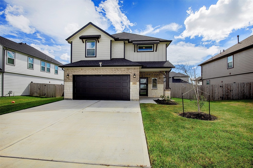 2922 Godric Hollow Ln, Rosenberg, TX 77471 - photo 1