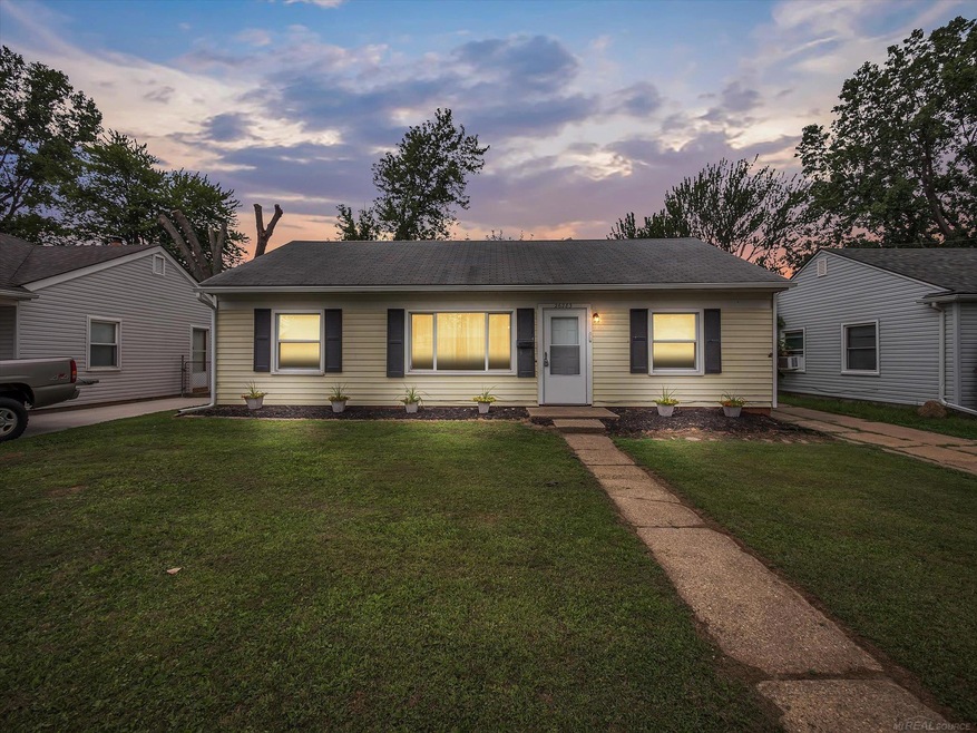 26283 Woodmont St, Roseville, MI 48066 - photo 1