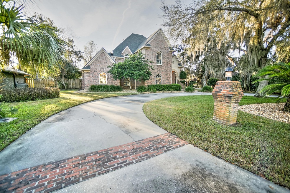 38 Winding Creek