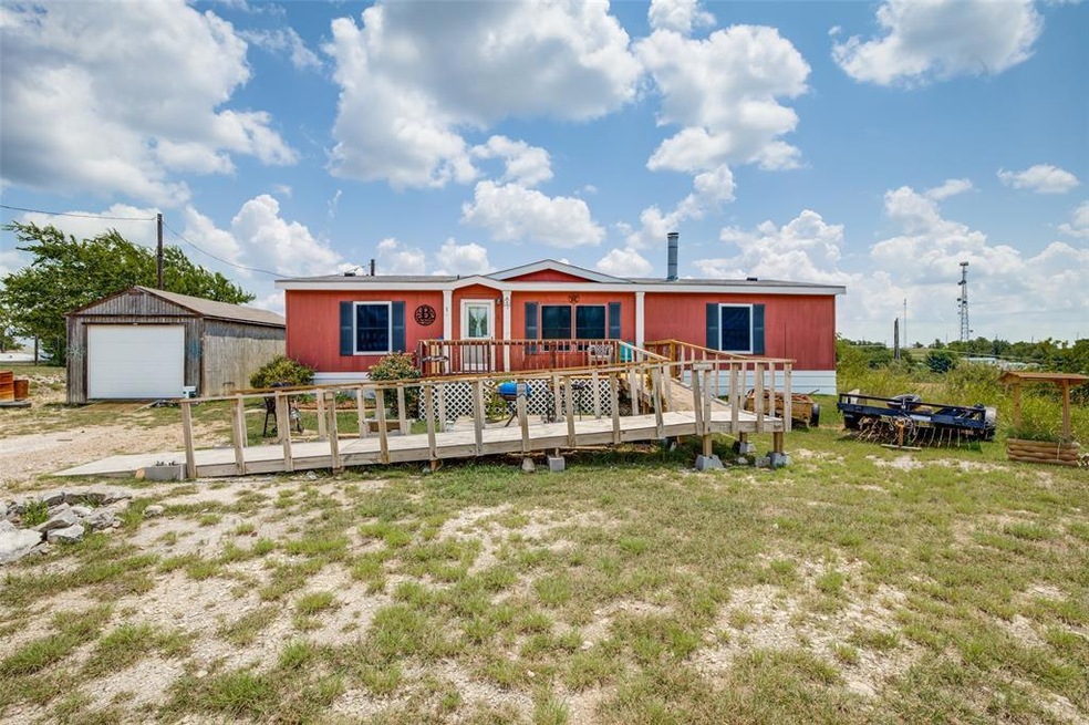 109 Bluff Heights Dr, Weatherford, TX 76085 - photo 1