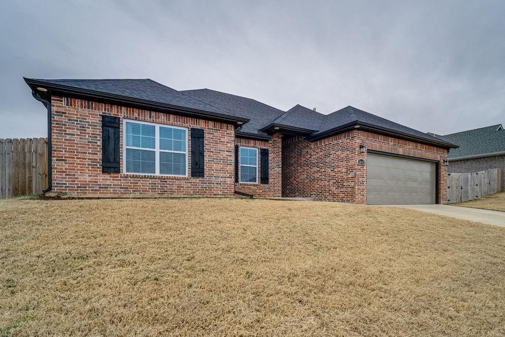 1441 Colonel McNeil Dr, Prairie Grove, AR 72753 - photo 1