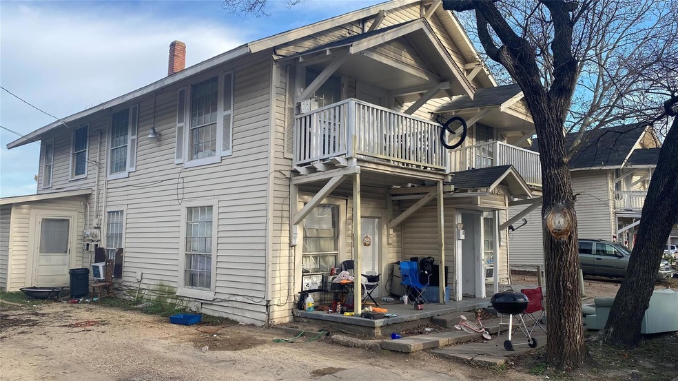 802 N Sherman St unit C, Ennis, TX 75119 - photo 1