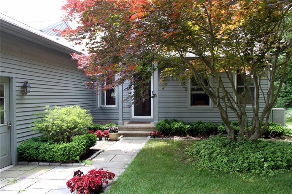 22 Juniper Meadow Rd unit 22, Washington Depot, CT 06794 - photo 1