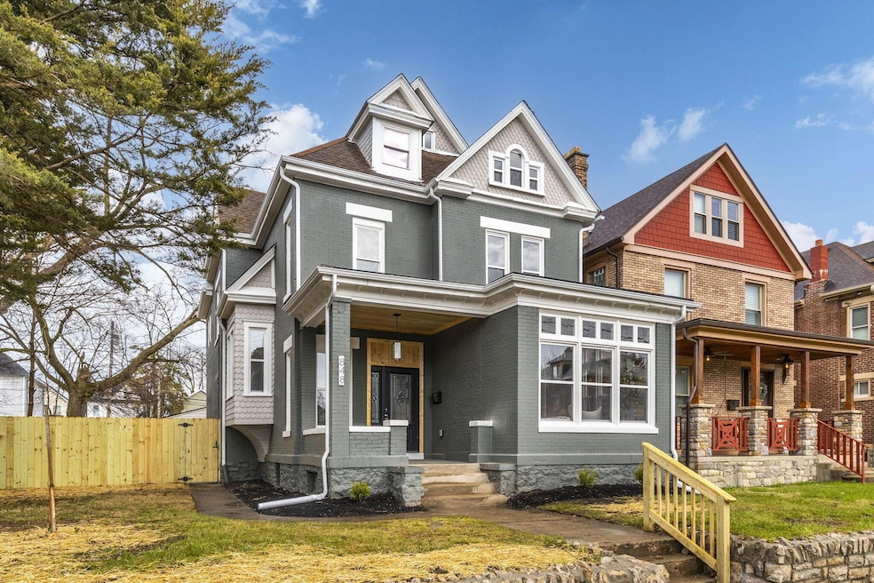 1-web-or-mls-2024-3-26 848 S Champion Av