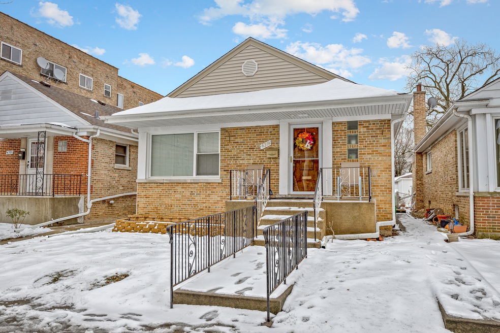 6319 N Albany Ave, Chicago, IL 60659 - photo 1