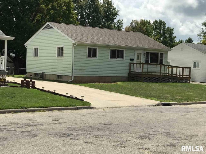 122 Debruler Dr, Lincoln, IL 62656 - photo 1