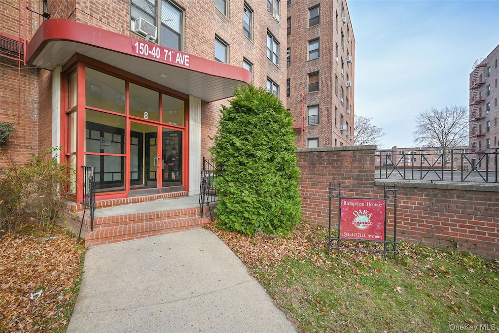 150-40 71 71 unit 4G, Flushing, NY 11367 - photo 1