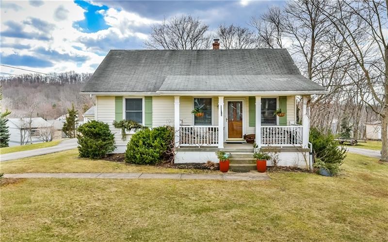 Bungalow! Bungalow! Bungalow! Nicely paved drivewa