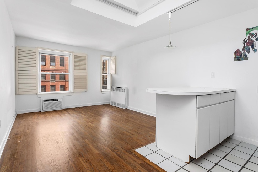 151 E 20th St unit 5F, New York, NY 10003 - photo 1