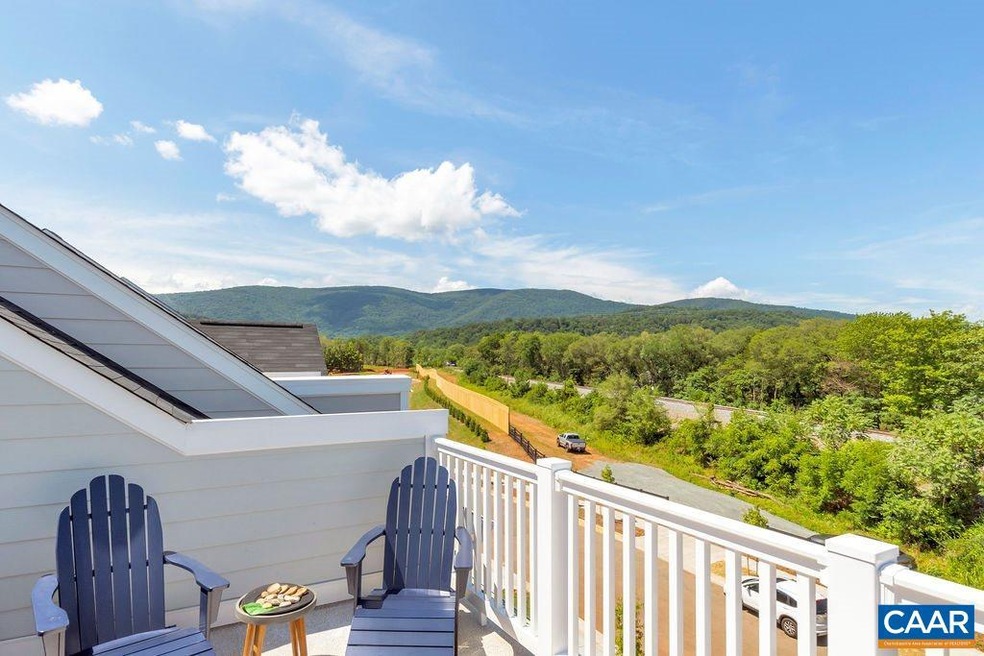 Blue Ridge Mountain Views right outside your windo