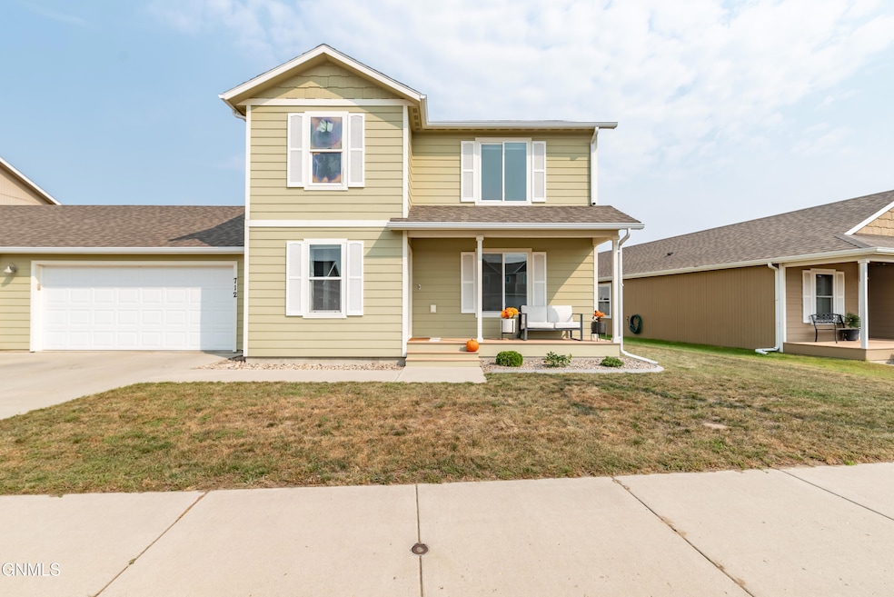 712 14th St SE, Mandan, ND 58554 - photo 1