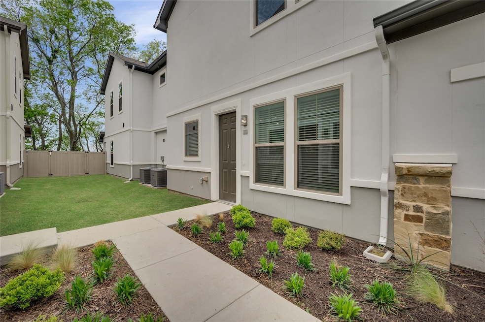 1008 Ebony Dr, McKinney, TX 75071 - photo 1