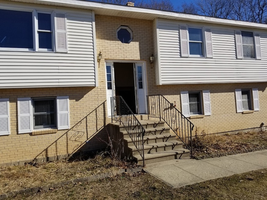 42 Eagle Dr, Dudley, MA 01571 - photo 1