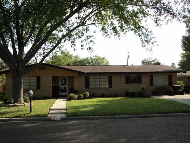 1011 Valley View Dr, Weslaco, TX 78596 - photo 1