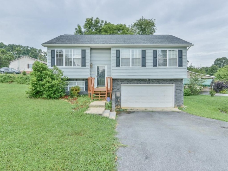 1033 Snowden Terrace, Johnson City, TN 37601 - photo 1