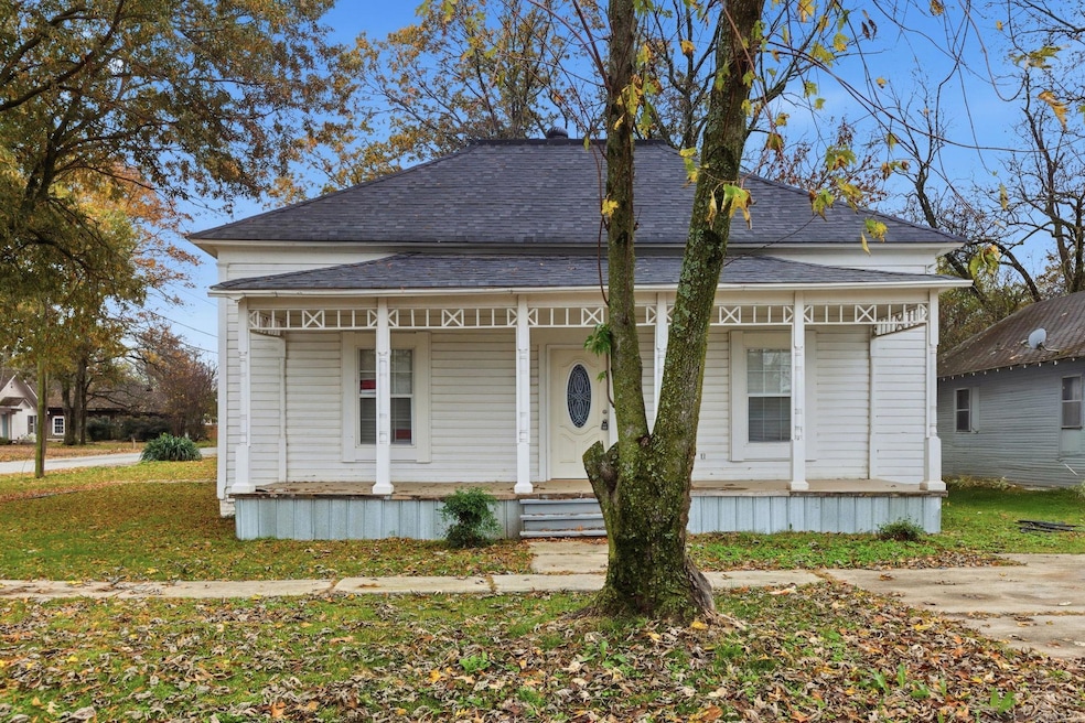 628 E 2nd St, Stuttgart, AR 72160 - photo 1