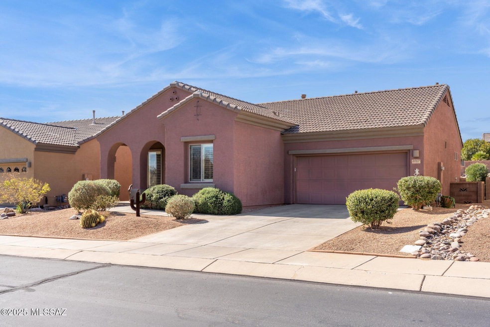2-web-or-mls-2067-w-demetrie-canyon-dr