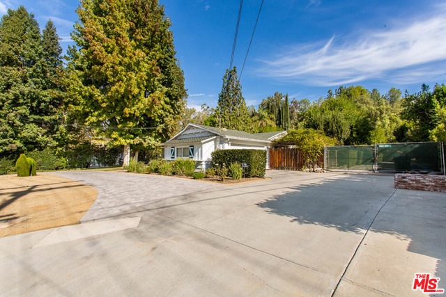 5166 Kelvin Ave, Woodland Hills, CA 91364 - photo 1