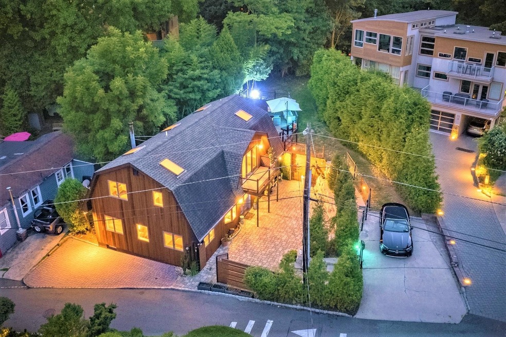 28 Colony Rd, Edgewater, NJ 07020 - photo 1