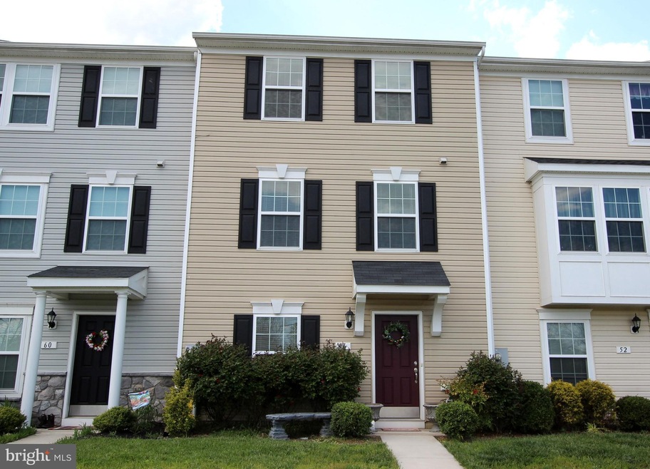 56 Lieutenant Ct, Bunker Hill, WV 25413 - photo 1