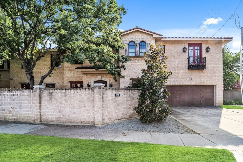 2717 N Henderson Ave, Dallas, TX 75206 - photo 1