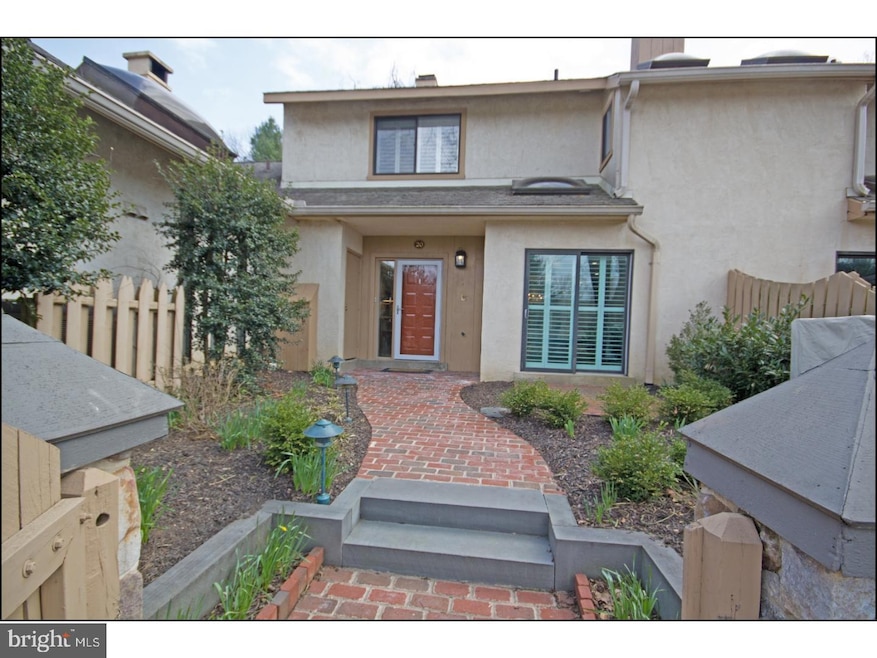 20 Sugar Knoll Dr unit 20, Devon, PA 19333 - photo 1