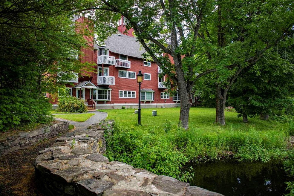 1856 Quechee Main St unit 5, Hartford, VT 05001 - photo 1