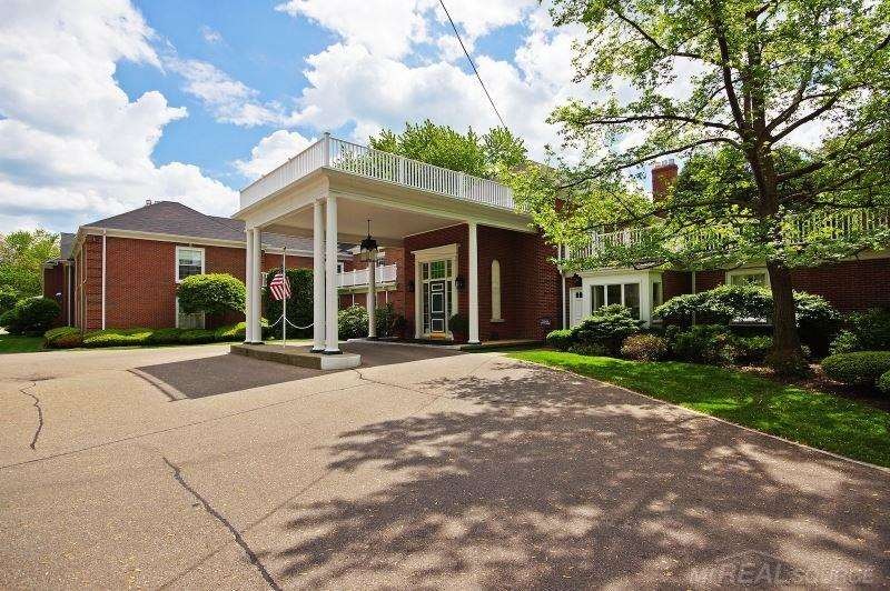 17111 E Jefferson Ave #13, Grosse Pointe, MI 48230 - photo 1