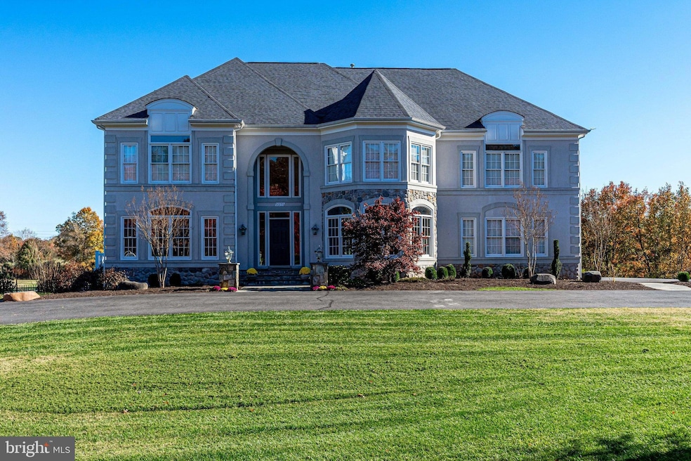 5271 Chandley Farm Cir, Centreville, VA 20120 - photo 1