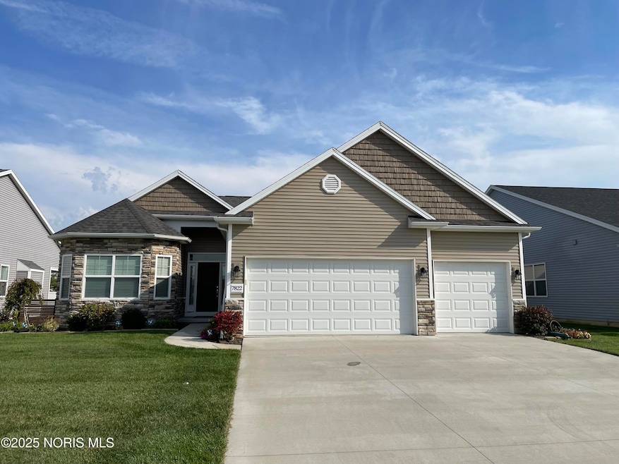 7822 Honey Crisp Ct, Holland, OH 43528 - photo 1