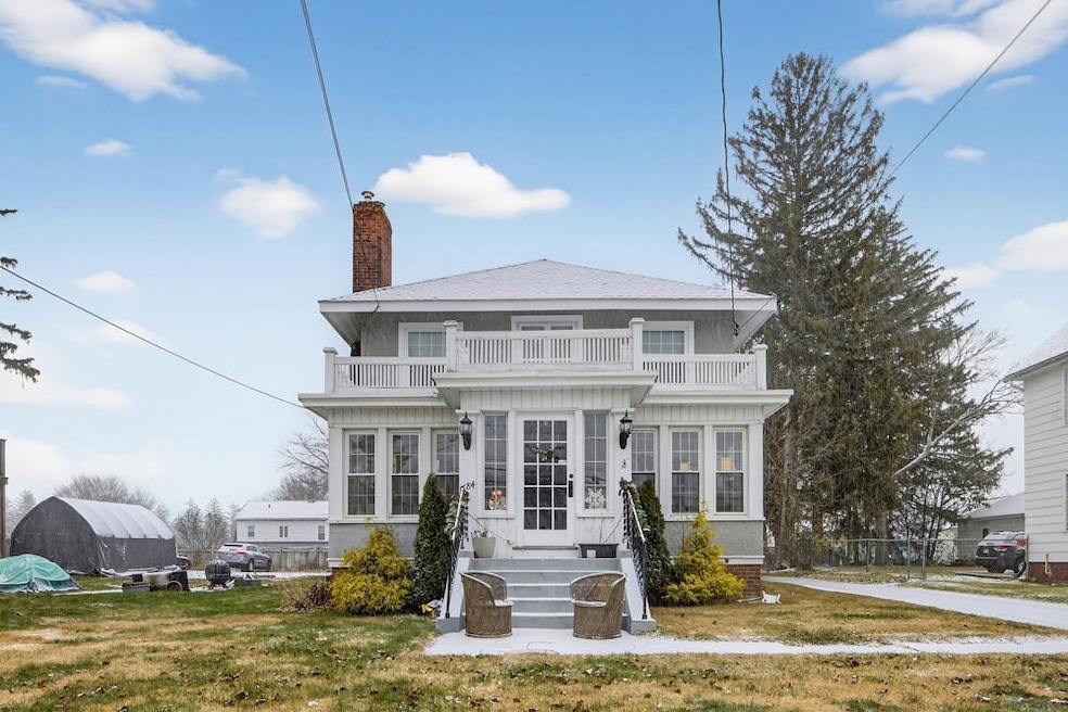 1684 Northampton St, Holyoke, MA 01040 - photo 1