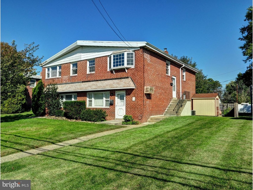 519 W 8th St, Lansdale, PA 19446 - photo 1