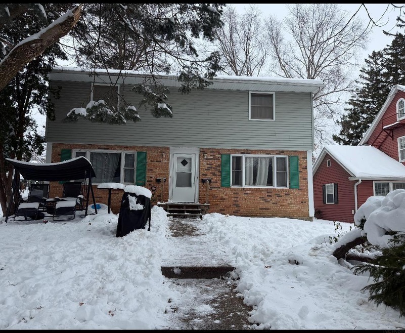 114 Sunset Rd unit 2, Waterloo, IA 50701 - photo 1