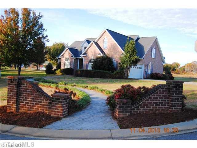 2103 James Way, Statesville, NC 28625 - photo 1