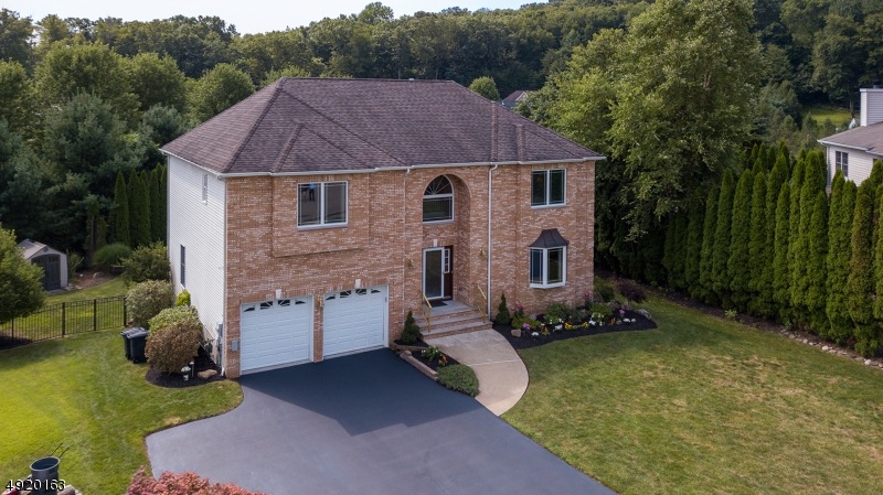 8 Hemlock Ct, Butler, NJ 07405 - photo 1