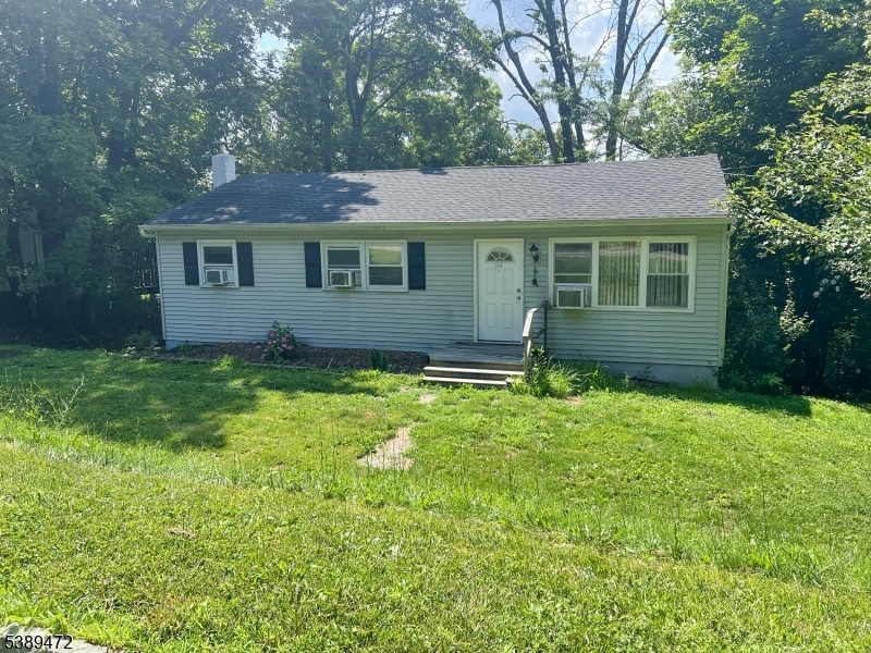 54 Summit Rd, Hamburg, NJ 07419 - photo 1