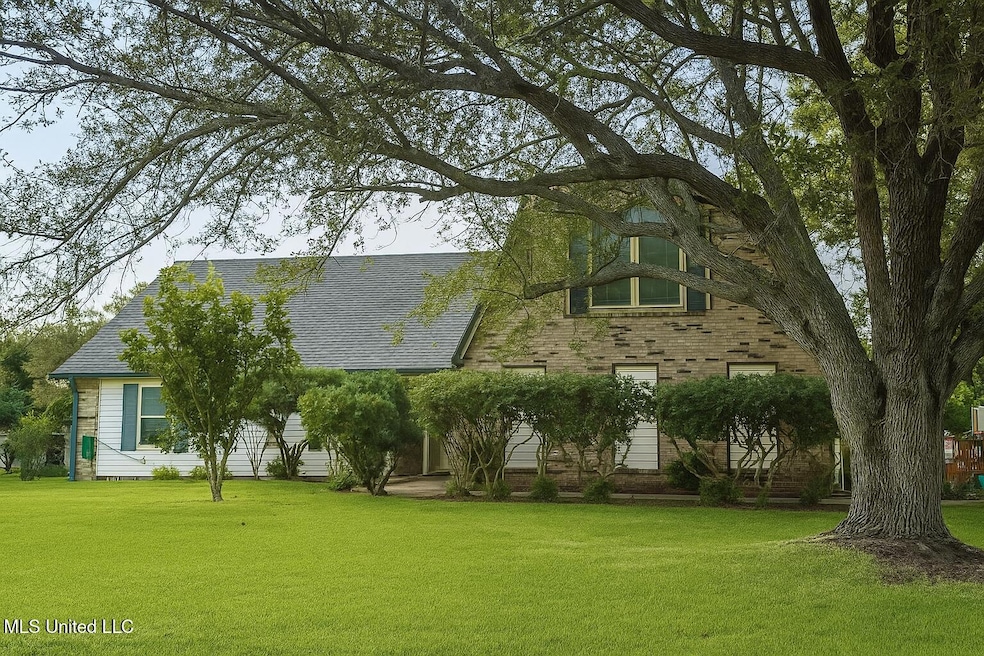 113 Mark Daniel Cir, Ocean Springs, MS 39564 - photo 1