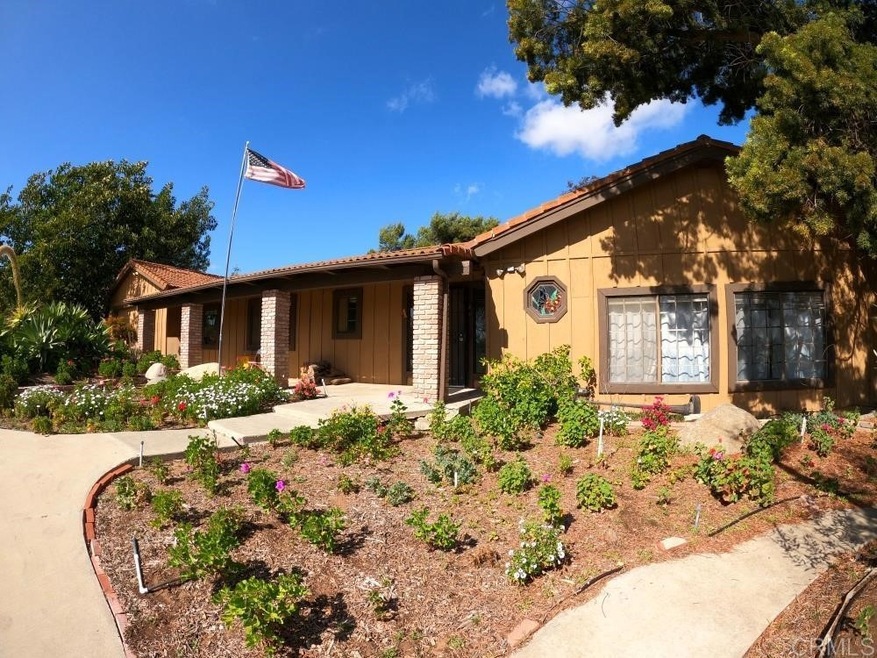 360 Wilshire Rd, Oceanside, CA 92057 - photo 1