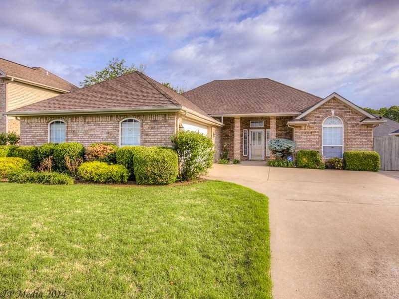 1404 Sanford Dr, Bentonville, AR 72712 - photo 1