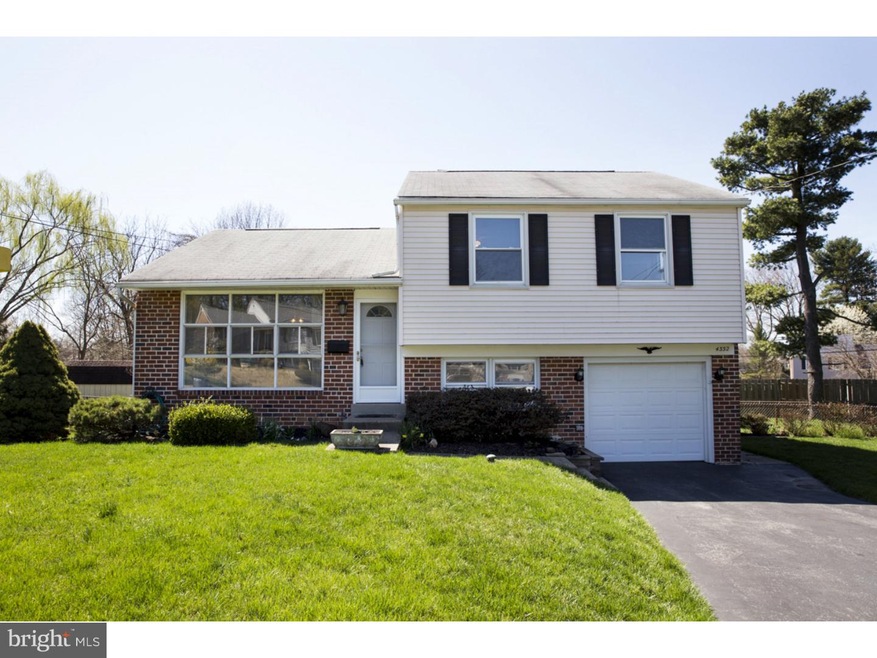 4332 Sweeney Cir, Brookhaven, PA 19015 - photo 1